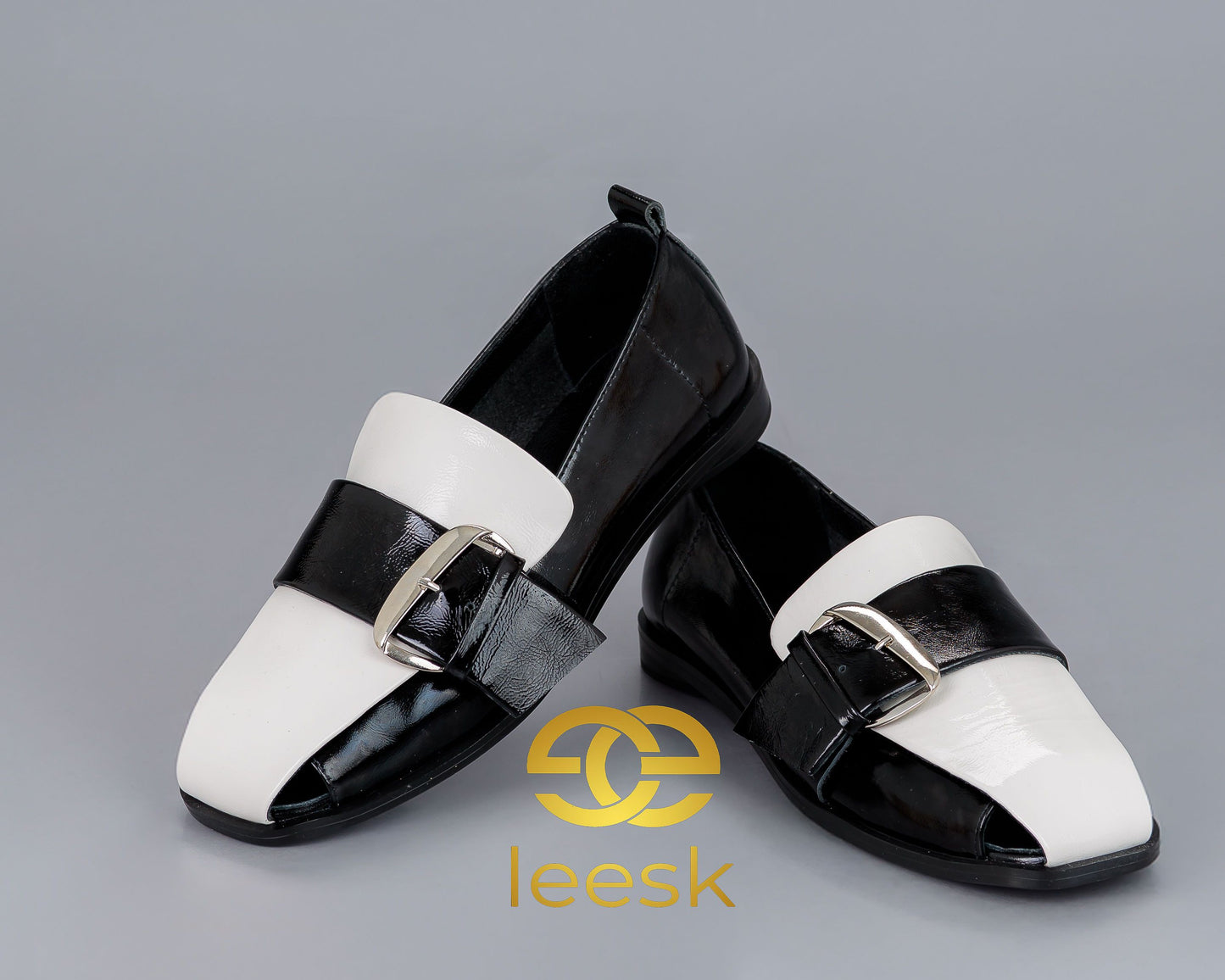 The Leesk Monochrome Buckle Sandal (Mandla)
