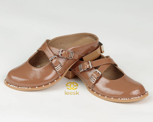 LEESK Siena Buckle Mule – Mocha Patent (Zamanje)